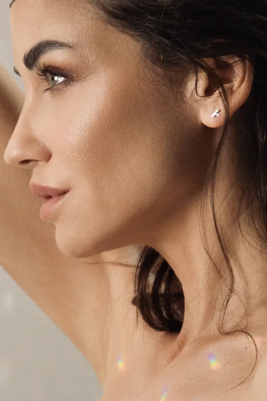 Σκουλαρίκια F earrings